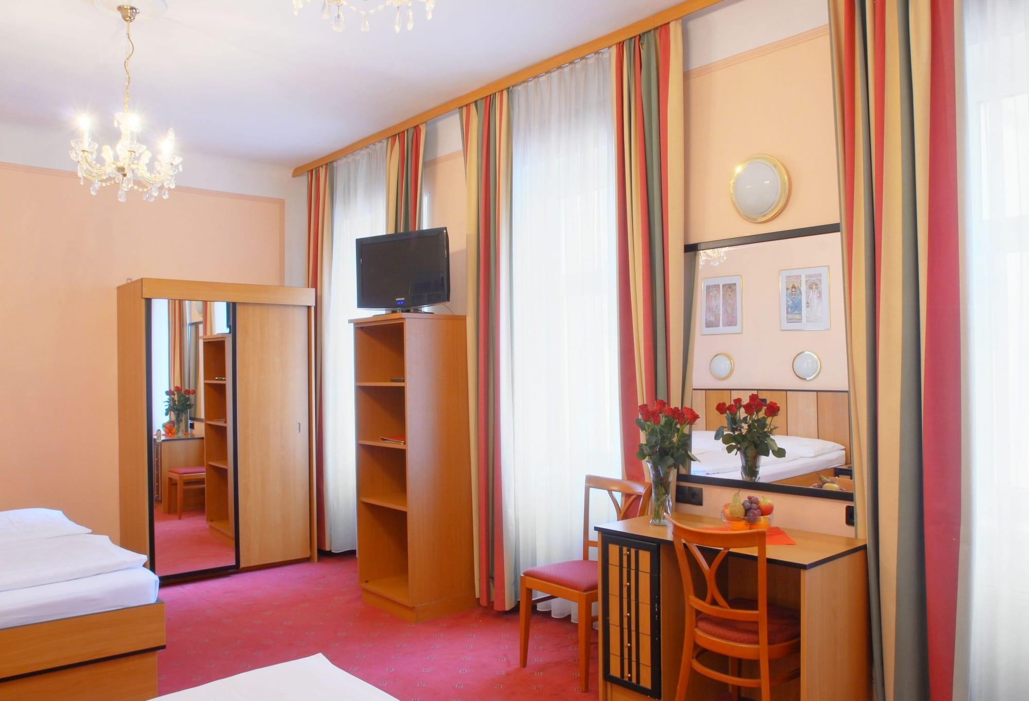 Garten- Und Kunsthotel Gabriel City Вена Экстерьер фото