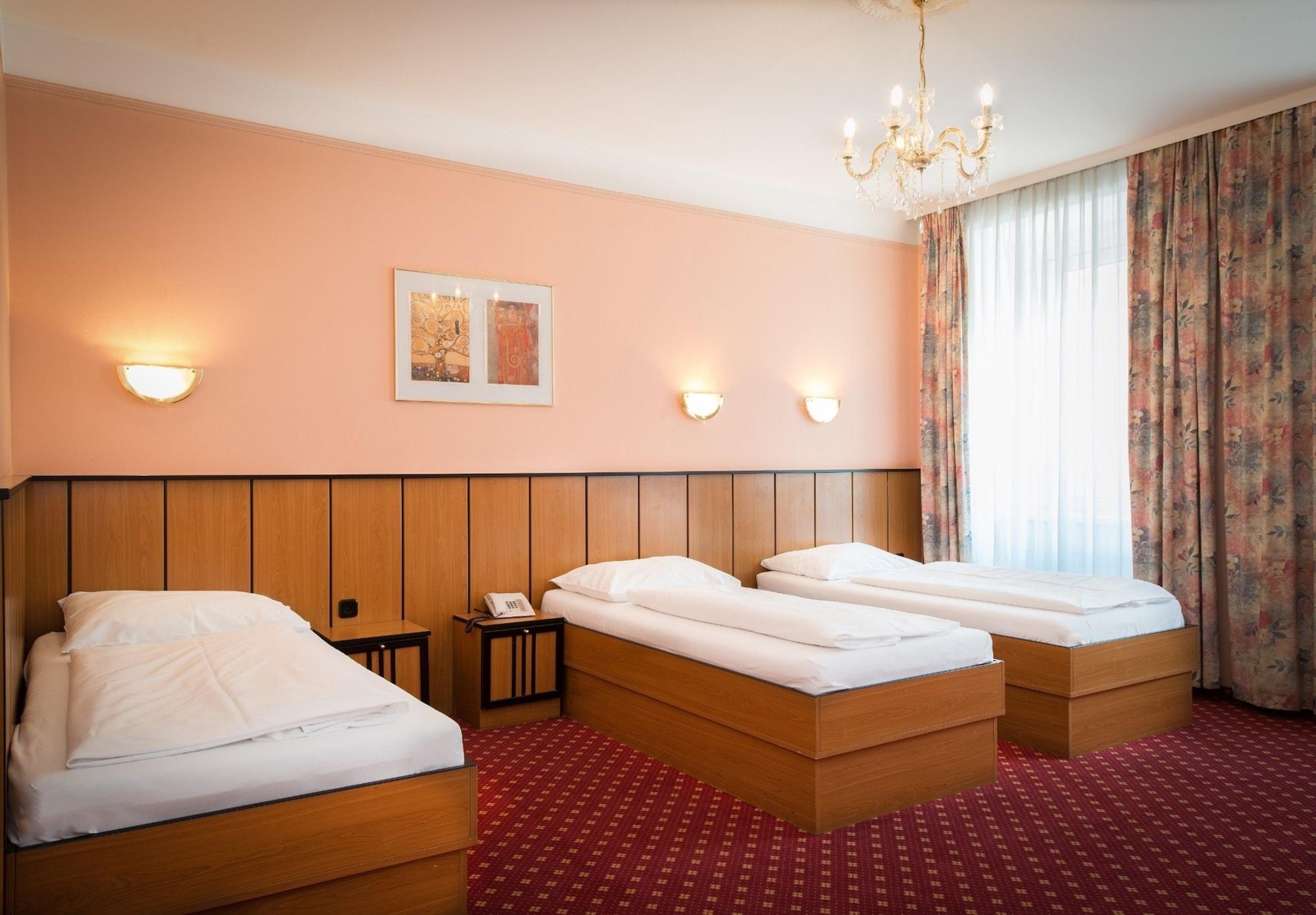 Garten- Und Kunsthotel Gabriel City Вена Экстерьер фото
