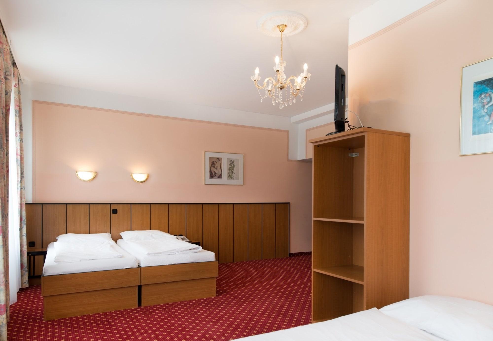 Garten- Und Kunsthotel Gabriel City Вена Экстерьер фото