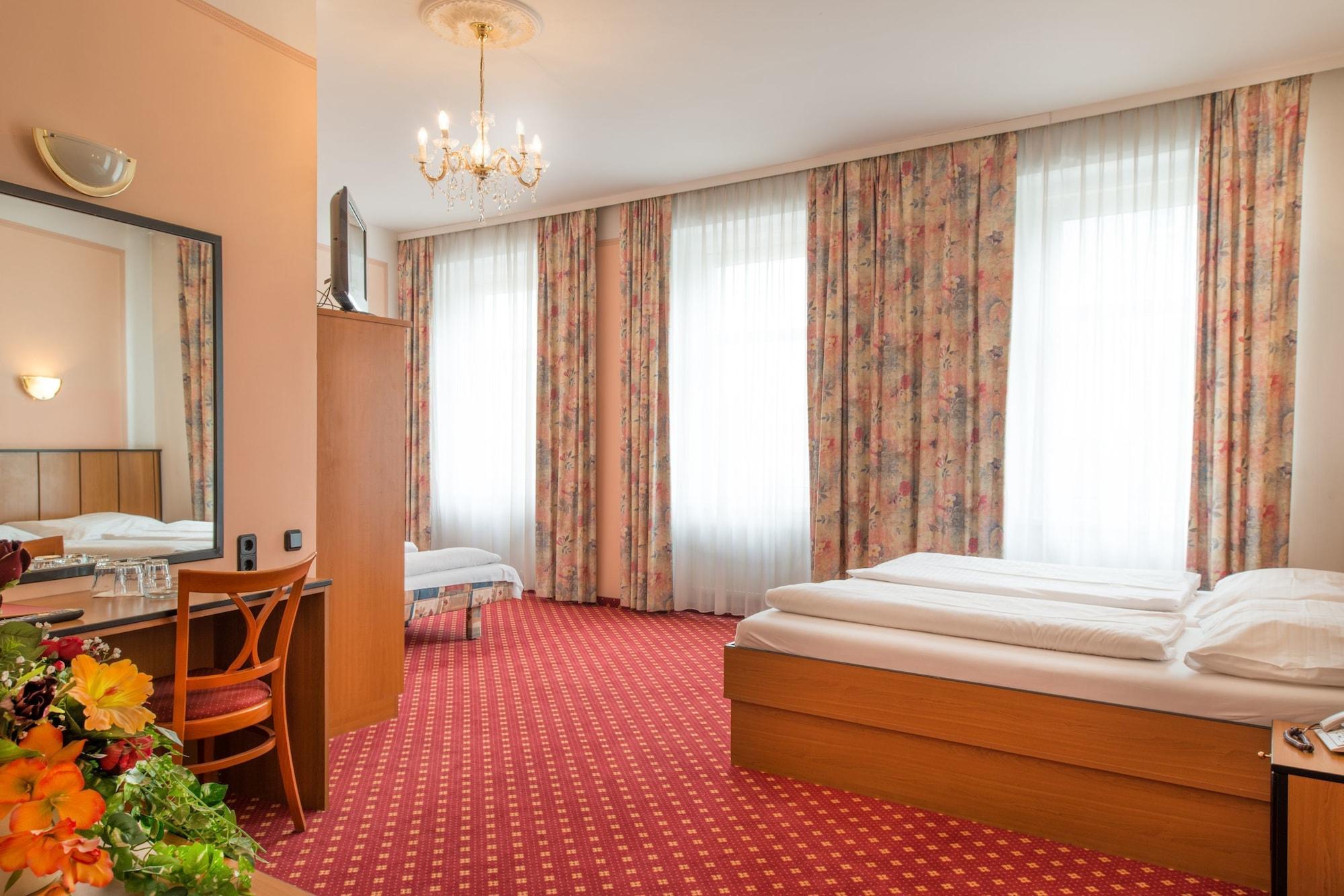 Garten- Und Kunsthotel Gabriel City Вена Экстерьер фото