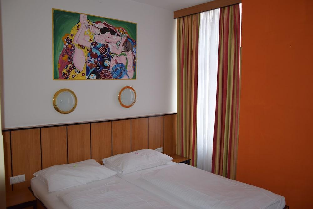 Garten- Und Kunsthotel Gabriel City Вена Экстерьер фото