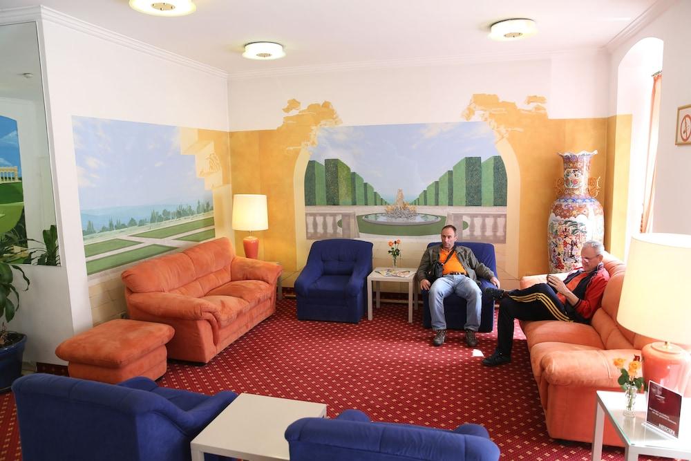 Garten- Und Kunsthotel Gabriel City Вена Экстерьер фото