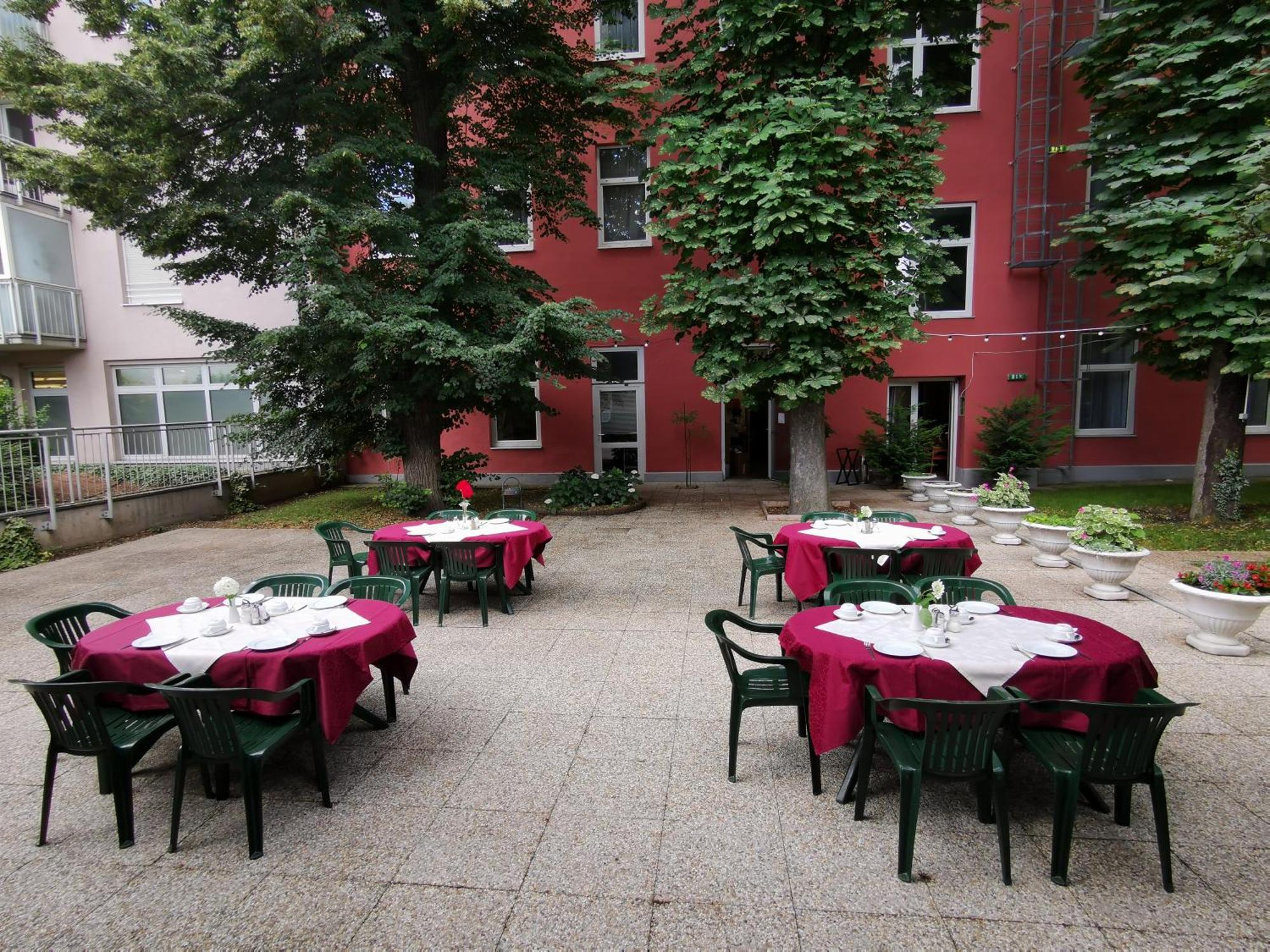 Garten- Und Kunsthotel Gabriel City Вена Экстерьер фото